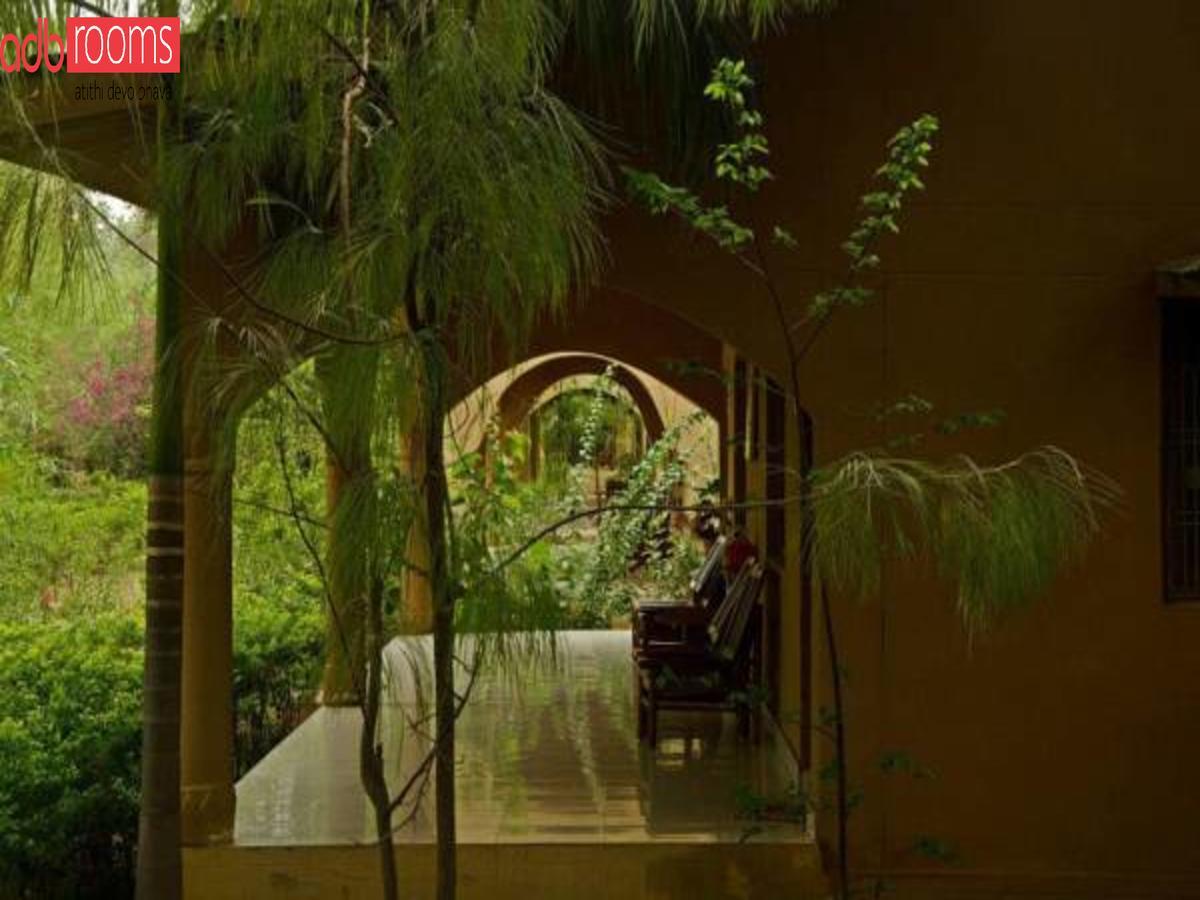 Adb Rooms Ashoka Resort Tāla Extérieur photo